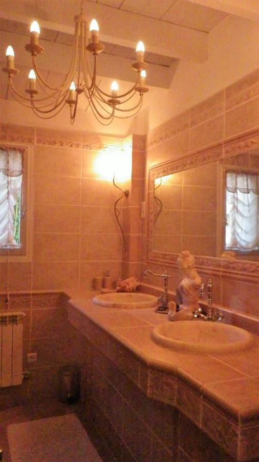 Villa Les Iris Sernhac Esterno foto